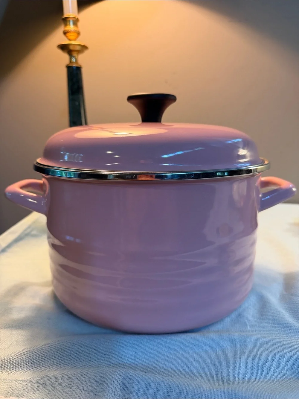 ATELIER CHEFS Pink Enamel Covered Dutch Oven - Classic Cookware